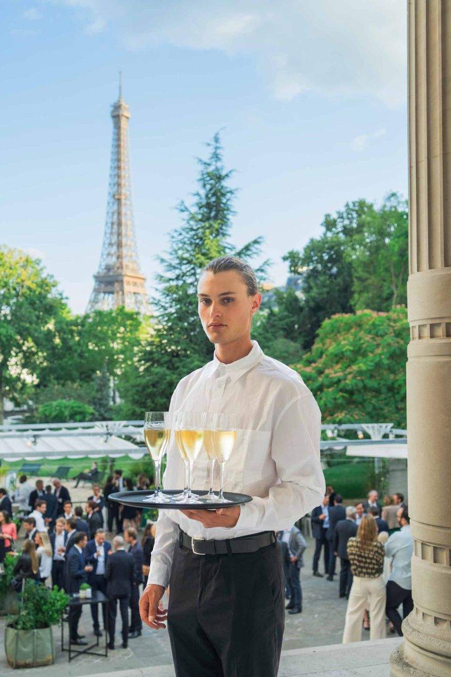 equipe de service traiteur paris
