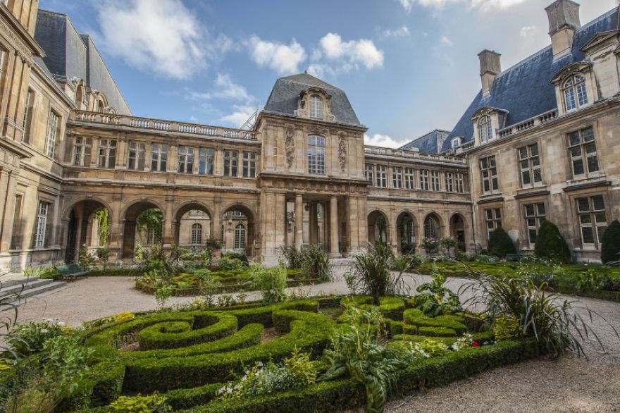 musee carnalavet traiteur paris