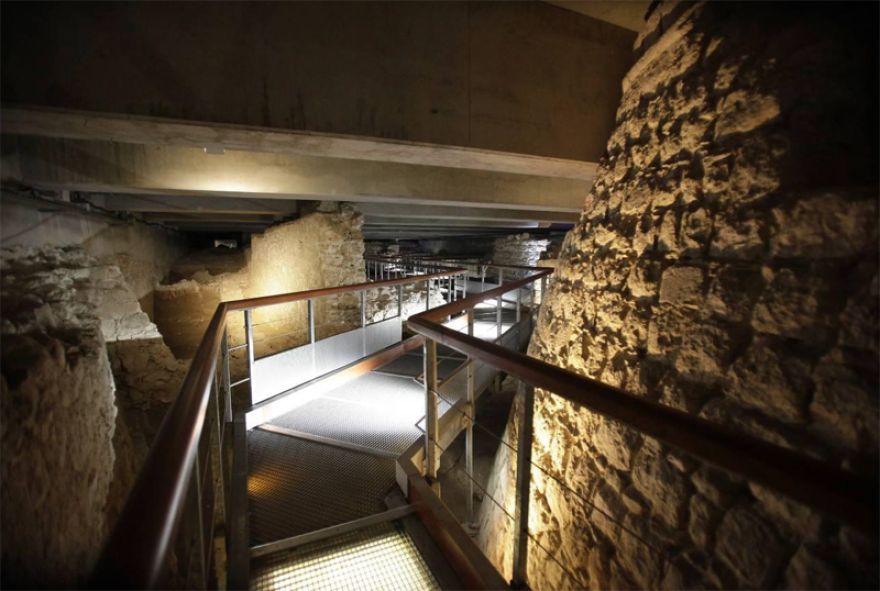 crypte archeologique traiteur paris