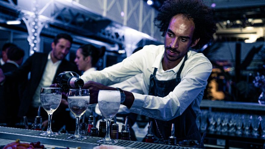 extra barman